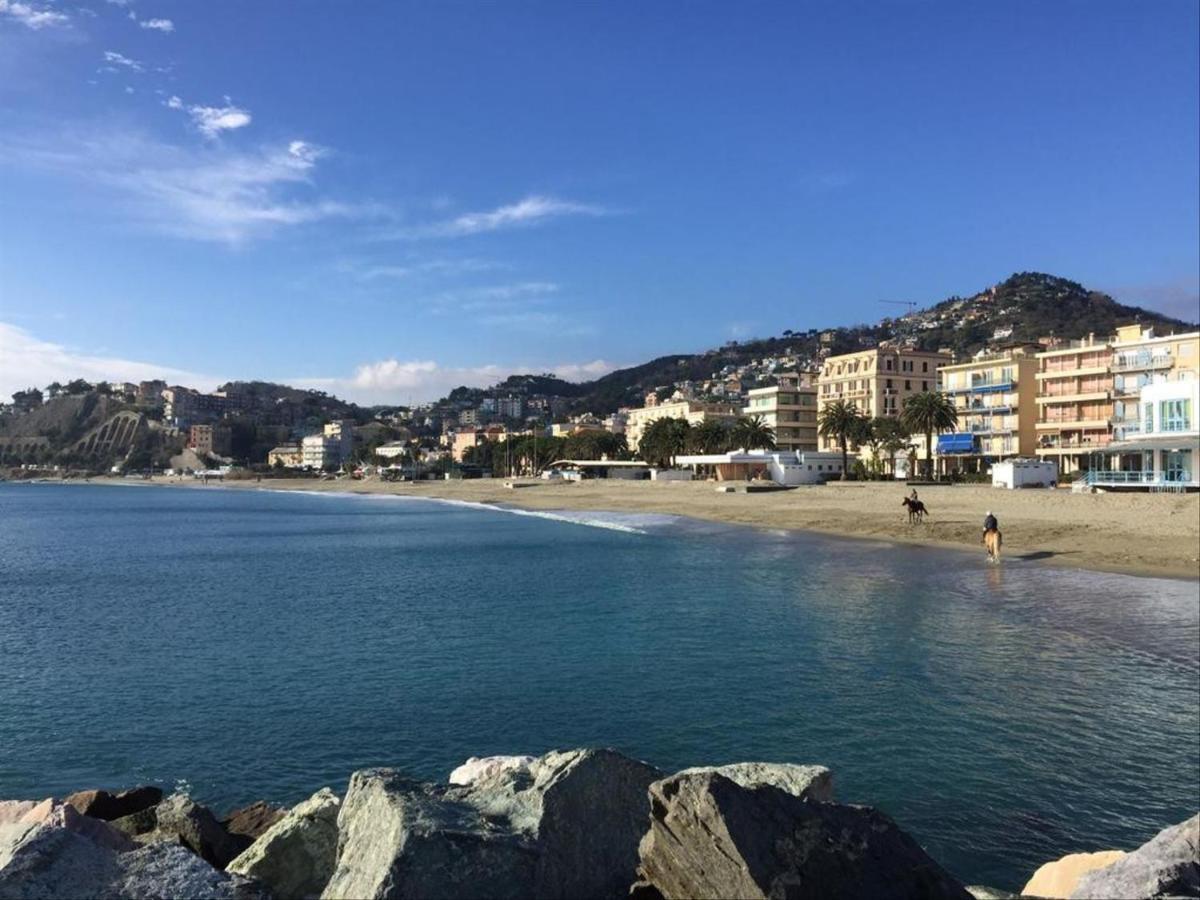 Le Finestre Sul Mare Apartment Albissola Marina Ngoại thất bức ảnh